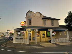 Riverina Hotel