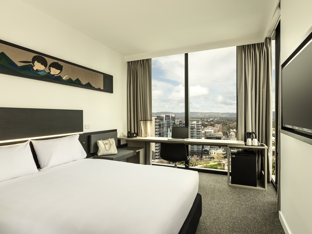 ibis-adelaide-std-room ibis Adelaide | Accor Vacation Club | Accor TimeshareLocated in the heart of the CBD the hotel’s modern guest rooms enjoy views over the Adelaide Hills.