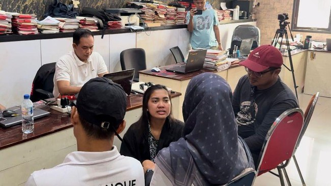 Kasus Ibu Muda di Mojokerto Jadi Sorotan, Ditahan Usai Maki Pemotor dan Perlakukan Anak